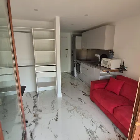 Raffine Au Centre De Apartman *