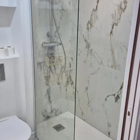 Raffine Au Centre De Apartmán