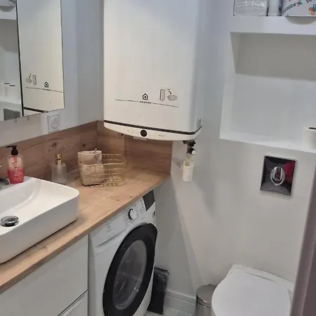 Raffiné Au Centre De Fréjus