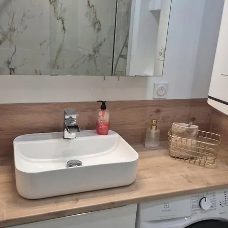 Raffine Au Centre De Fréjus