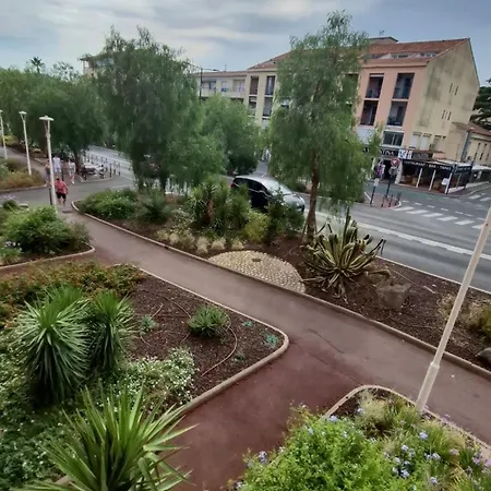 Raffiné Au Centre De Apartamento *