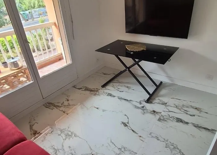 Raffine Au Centre De Apartmán *